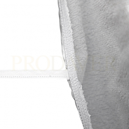 Tem 2 atilhos resistentes de 60cm em cada lado da cobertura de marquesa,