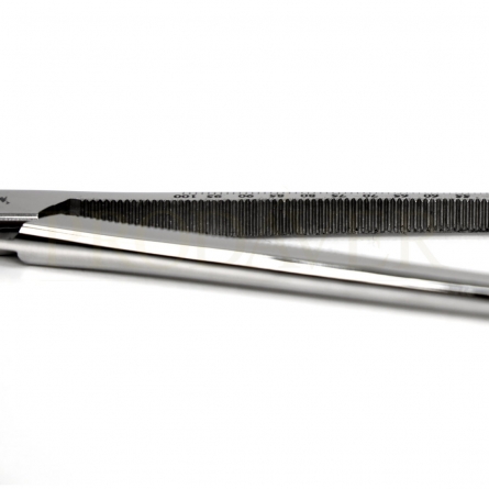 pormenor fórceps com escala tamponade. corpses, mortuary.