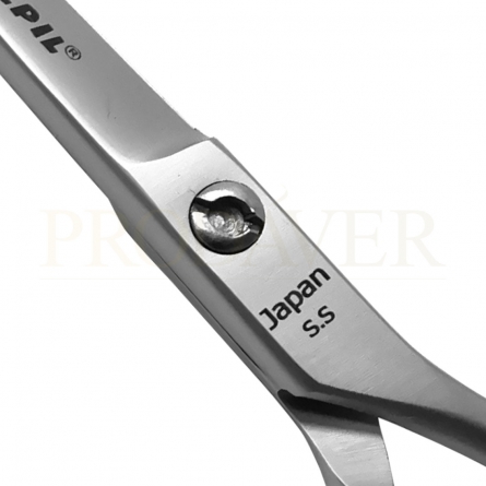 Perfeita para aparar o bigode e a barba.